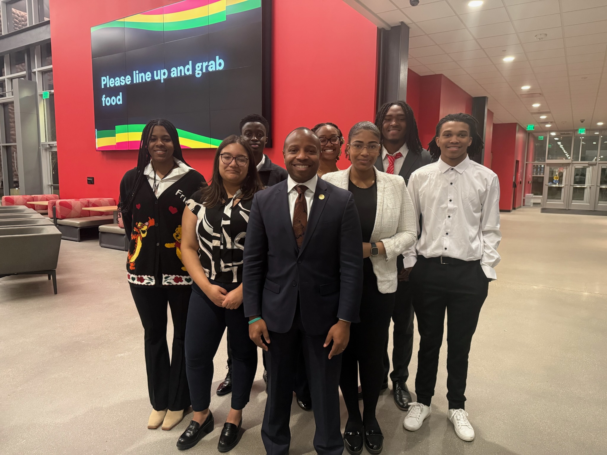 NSBE members collaborating